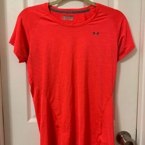 Under Armour Small Semi- Fitted HeatGear Shirt